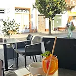 Tanny Boho Housy Na Pesej Zone アパート